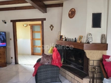Dpt Charente Maritime (17), à vendre proche de SAINTES maison P5 de 117 m² - Terrain de 2 698,00 m² 