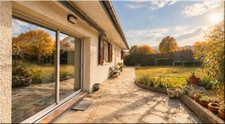Maison à vendre 6 pièces CHALLEX (01) Maison familiale de 152 m² avec piscine chauffée et jardin paysager