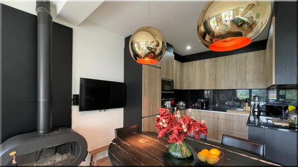 Maison à vendre 9 pièces CHALLEX (01) Deux univers, une même propriété