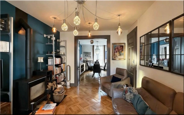 Maison à vendre 7 pièces GEX (01) GEX CENTRE – Maison familiale de caractère avec jardin, à deux pas des écoles