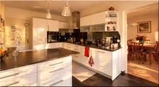 Maison à vendre 6 pièces CHALLEX (01) Maison familiale de 152 m² avec piscine chauffée et jardin paysager