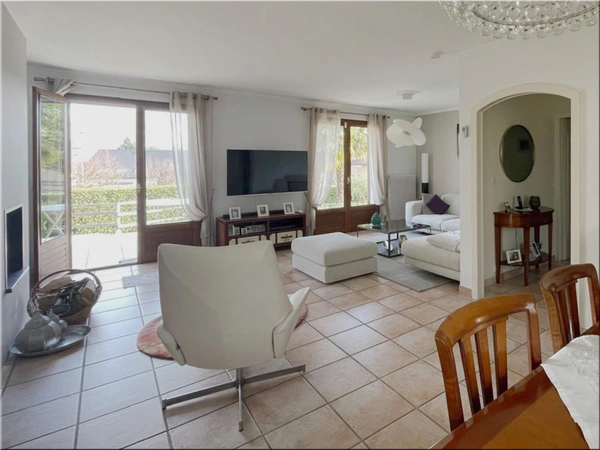 Maison à vendre 6 pièces CHALLEX (01) bien optimisée pour toute la famille 