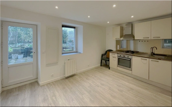 Appartement à vendre 1 pièces PERON (01) Studio lumineux rénové avec terrasse et parking