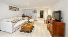 Maison à vendre 6 pièces CHALLEX (01) Maison familiale de 152 m² avec piscine chauffée et jardin paysager