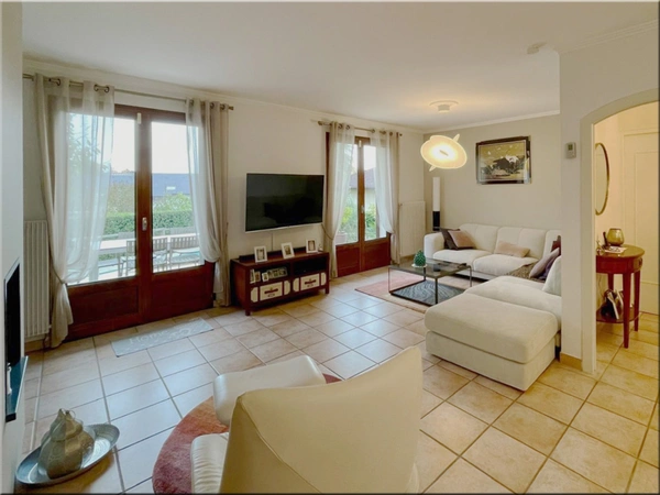 Maison à vendre 6 pièces CHALLEX (01) bien optimisée pour toute la famille 