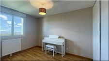 Maison à vendre 4 pièces CHALLEX (01) Le confort d’un T4, avec la nature, le soleil et le calme en plus.