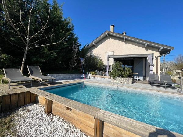 Maison à vendre 9 pièces CHALLEX (01) une belle rencontre 