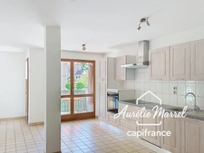 À vendre – Charmant T3 de 68 m² avec loggia, grand garage et cave – Centre-ville de Voiron(38500)
