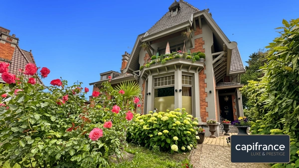 Une demeure de caractère au cœur du Jardin de la Rhonelle — 282 m² d'histoire préservée