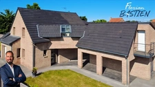 🏡 Maison d’architecte 2010 – 5 chambres – Terrain de 1 600 m² – Centre-ville de Petite-Forêt