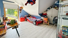🏡 Maison d’architecte 2010 – 5 chambres – Terrain de 1 600 m² – Centre-ville de Petite-Forêt