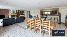Volumes exceptionnels, semi plain-pied, appartement indépendant et parcelle de plus de 2 200 m²