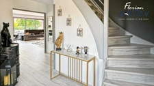 🏡 Maison d’architecte 2010 – 5 chambres – Terrain de 1 600 m² – Centre-ville de Petite-Forêt
