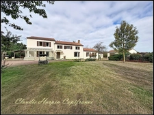 Maison à vendre 8 pièces CHICHE (79) 6 chambres - terrain 6195 M²