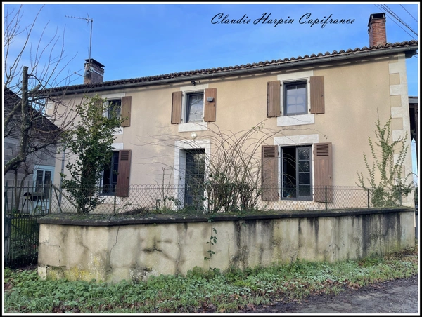 Dpt  (79), à vendre CLAVE :  maison P6 de 133.19 m² - 4 ch - dépendances - Terrain de 17 hectares, forage