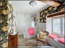 House for sale, 8 rooms, AIRVAULT (79) - 2769 m² plot - 5 bedrooms - pond - 288 m² living space