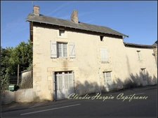 Maison à vendre 5 pièces MAZIERES EN GATINE (79) Maison de village à rénover, parcelle environ 323 m²/ 2 logements possible