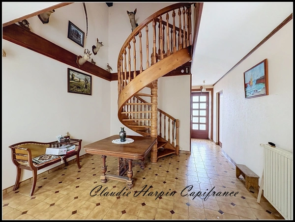 Maison à vendre 6 pièces  (79) LA FOYE MONJAULT 4 chambres terrain environ 2360 m²