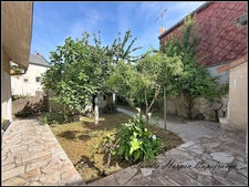 House for sale in PARTHENAY (79) - 6 rooms - 4 bedrooms - plot of approximately 250 m² - close to the town center