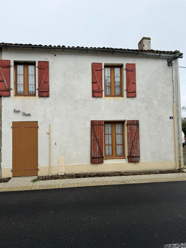 Maison à vendre 3 pièces SAINT GERMAIN DE LONGUE CHAUME (79200) Terrain 2245 m² - dépendances