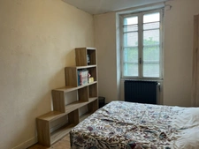 A vendre Maison de ville au coeur de BAGNERES DE BIGORRE avec un jardin  ()