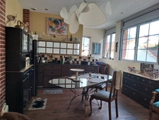 APPARTEMENT 3 pièces lumineux avec terrasse et parking au centre ville