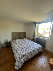A vendre Maison de ville au coeur de BAGNERES DE BIGORRE avec un jardin  ()