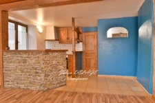 AUTHENTIQUE MAISON DE VILLAGE AU CŒUR D'EMBRUN – 2 CHAMBRES – CAVE & COMBLES