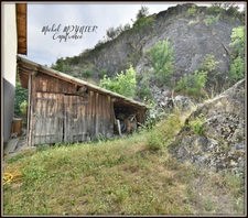 Bâtisse en pierre avec 97 m2 habitables et 600 m2 de potentiel, à LA ROCHE DE RAME (05)   