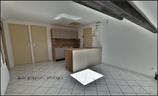✨ T3 dernier étage à Guillestre – vue montagne, 2 parkings, potentiel 80 m² au sol 🏔️☀️