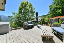 Magnifique appartement T4 rénové avec terrasse, vue lac et parking 