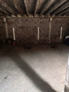 Appartement T3 traversant à rénover avec balcon, cave et parking privatif