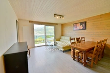 Savines-le-Lac – Appartement rénové avec vue imprenable sur le lac de Serre-Ponçon, balcon et terrasse plein sud