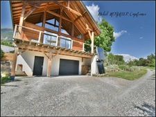 Rare à la vente, chalet d’architecte ouvert sur lac et montagnes sur Puy-Saint-Eusèbe (05)