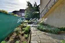 Joli appartement avec cour privative sur EMBRUN proche du centre ville (05)
