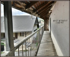 Bâtisse en pierre avec 97 m2 habitables et 600 m2 de potentiel, à LA ROCHE DE RAME (05)   