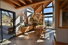 Rare à la vente, chalet d’architecte ouvert sur lac et montagnes sur Puy-Saint-Eusèbe (05)