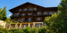 Propriété de 828m² sur 9045m² de terrain - Chorges