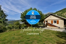 Châteauroux-les-Alpes – Maison de plain-pied sur 1 103 m² de terrain avec vue dégagée
