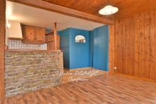 AUTHENTIQUE MAISON DE VILLAGE AU CŒUR D'EMBRUN – 2 CHAMBRES – CAVE & COMBLES