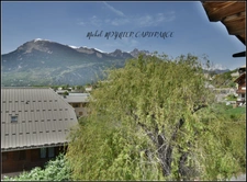 ✨ T3 dernier étage à Guillestre – vue montagne, 2 parkings, potentiel 80 m² au sol 🏔️☀️
