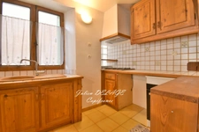 AUTHENTIQUE MAISON DE VILLAGE AU CŒUR D'EMBRUN – 2 CHAMBRES – CAVE & COMBLES