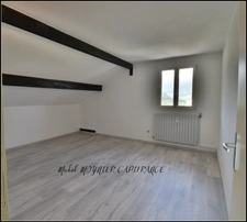 ✨ T3 dernier étage à Guillestre – vue montagne, 2 parkings, potentiel 80 m² au sol 🏔️☀️