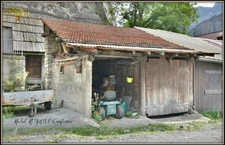 Bâtisse en pierre avec 97 m2 habitables et 600 m2 de potentiel, à LA ROCHE DE RAME (05)   