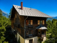 Propriété de 828m² sur 9045m² de terrain - Chorges
