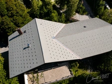 Propriété de 828m² sur 9045m² de terrain - Chorges