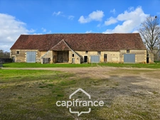 Ancien corps de ferme 148 m² avec grange et dépendances – Terrain 2 900 m² – PERROY (58)