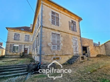 LORMES (Morvan) – Ancien hôtel particulier du XVIIIᵉ siècle – 780 m² de caractère à restaurer