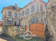 LORMES (Morvan) – Ancien hôtel particulier du XVIIIᵉ siècle – 780 m² de caractère à restaurer