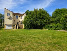 NEVERS (58) - Maison familiale - 223 m² - 6 chambres - terrain 902 m²